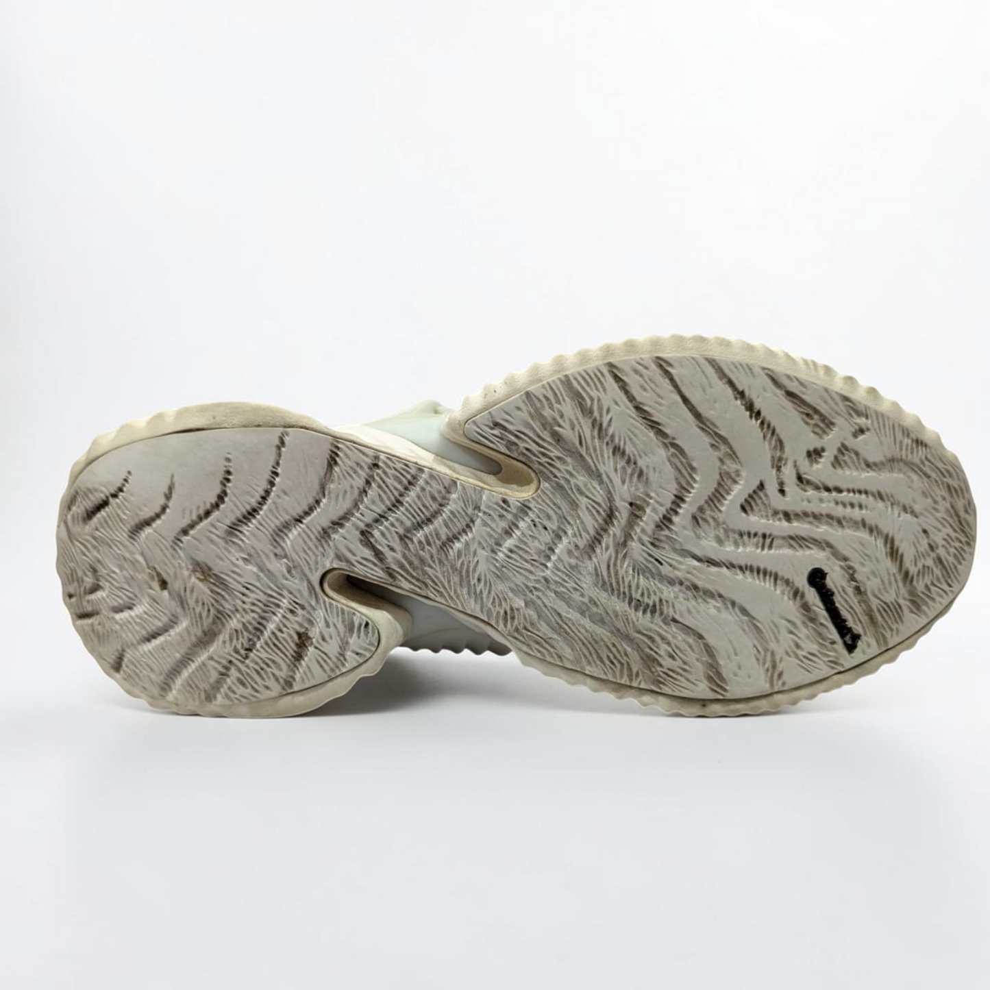 Adidas AlphaBounce (Eu 44/Uk 9.5)
