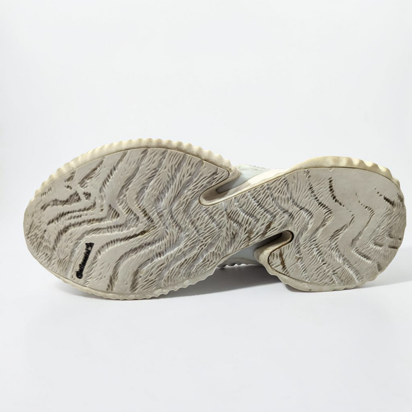 Adidas AlphaBounce (Eu 44/Uk 9.5)