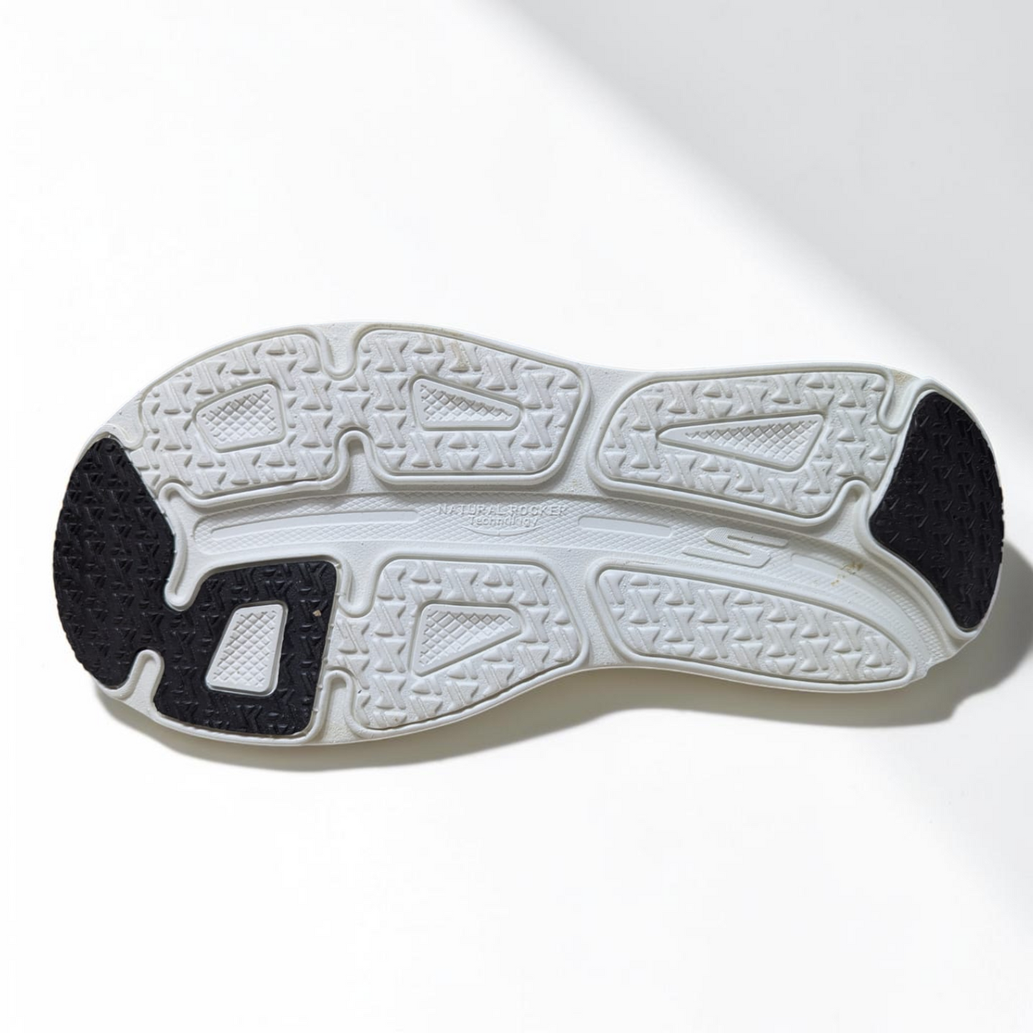SKechers Max Cusion